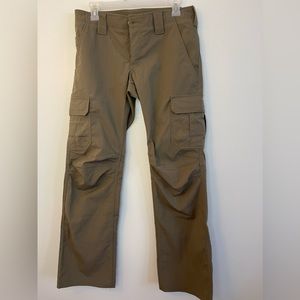 Underarmour women’s tactical Storm pants